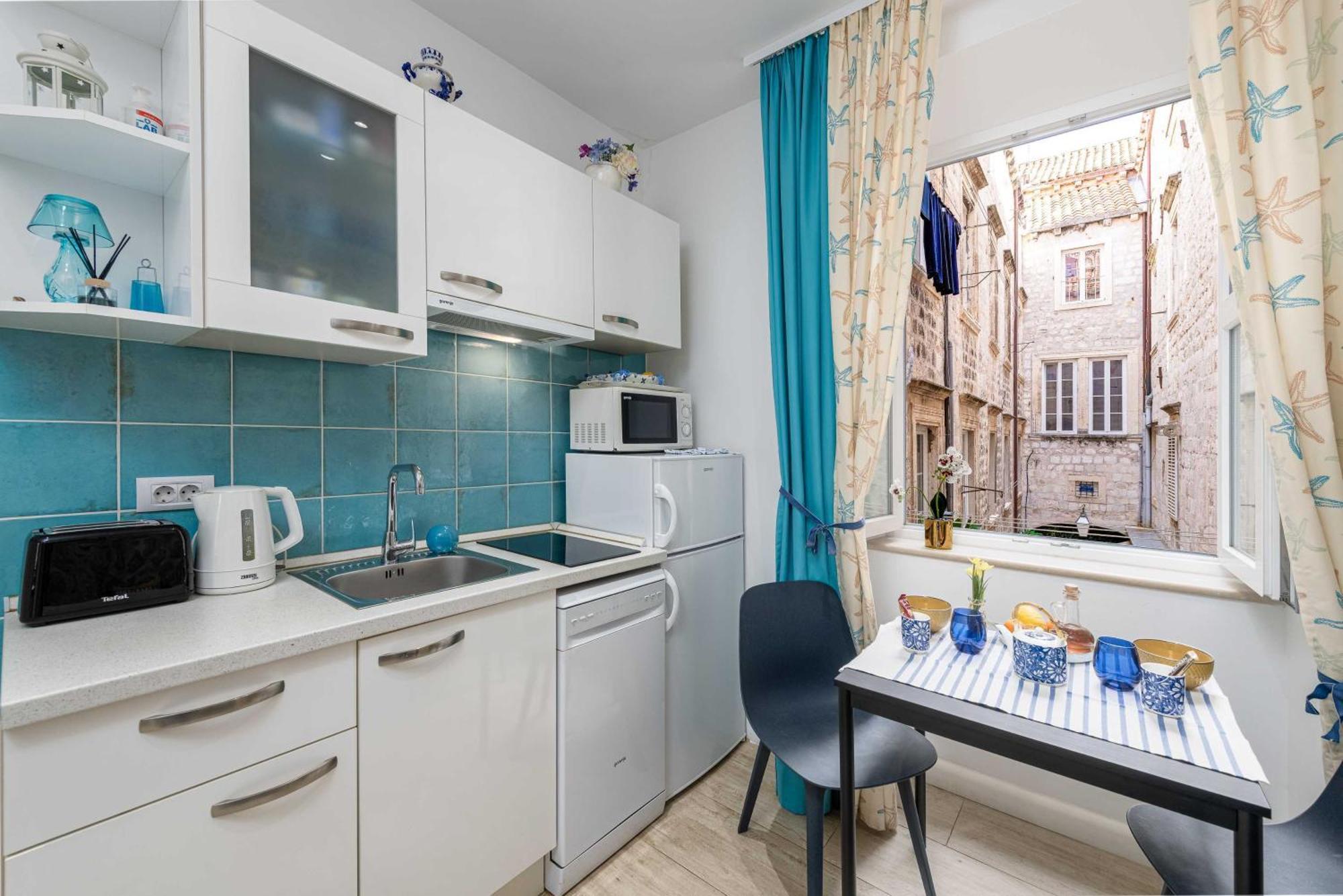 L & L Old Town Apartment